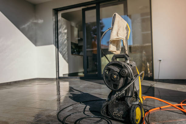Best Pool Deck Cleaning  in Dania Beach, FL